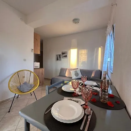 Marela Apartments 3* Drage