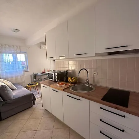 Guest house Marela Apartments Drage