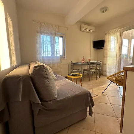 Marela Apartments 3*