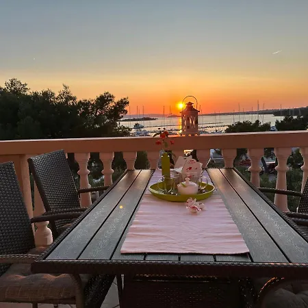 Marela בית הארחה דראגה