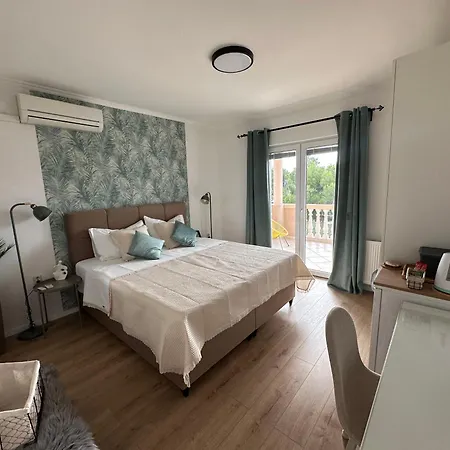 בית הארחה Marela 3*